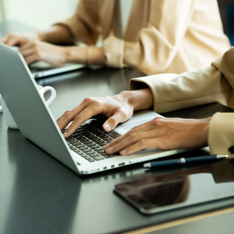 法人営業の商談風景